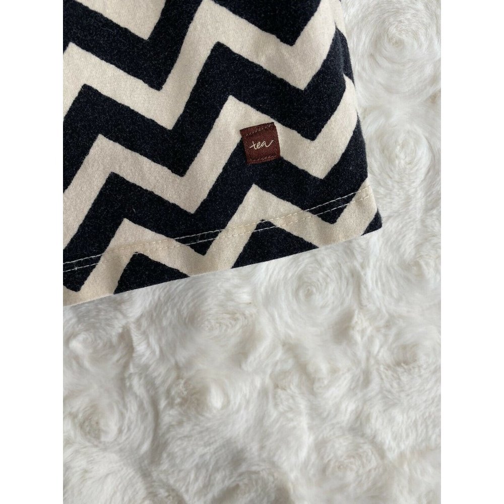 Tea Collection Top Size 8 Women black chevron - Picture 7 of 8